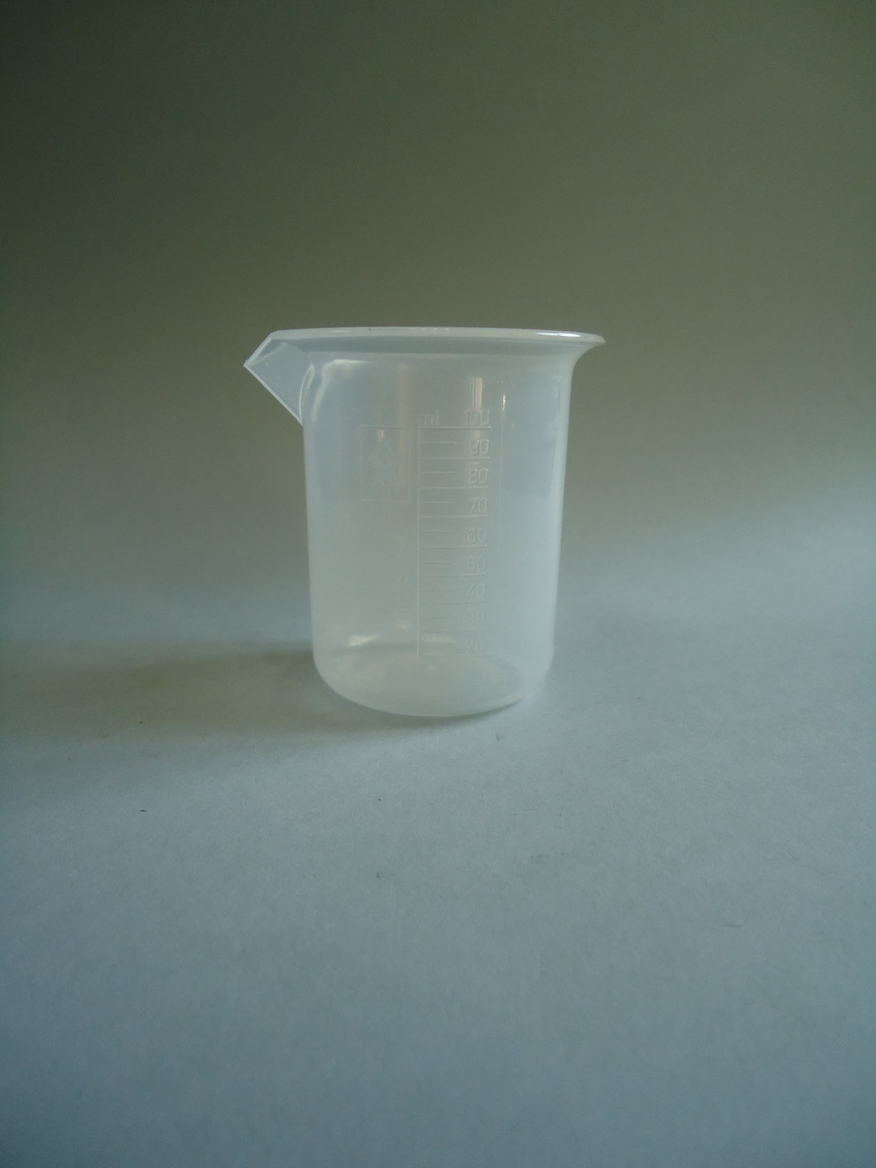 Vaso polipropileno graduado  100 ml.